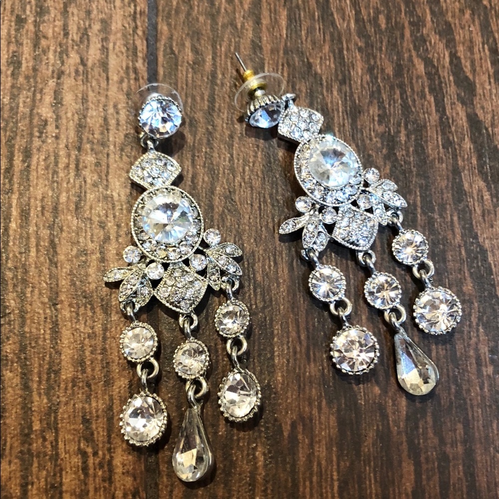 Fancy prom earrings